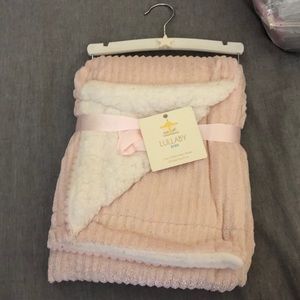 Lullaby: Luxury Sherpa Pink Blanket BRAND NEW!!